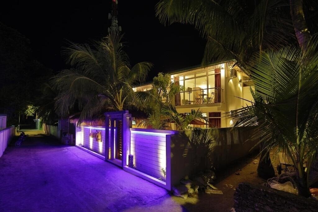 Отель Shallow Lagoon Rasdhoo Guest House 3*