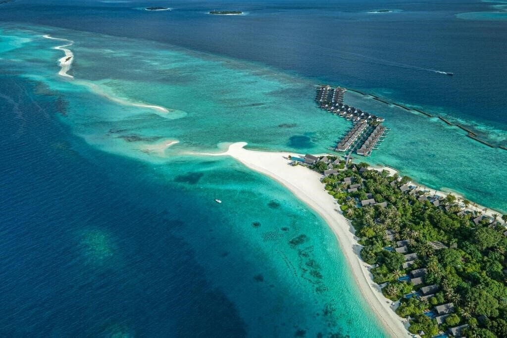 Отель Four Seasons Resort Maldives at Landaa Giraavaru (ex. Four Seasons Resort at Landaa Giraavaru) 5*