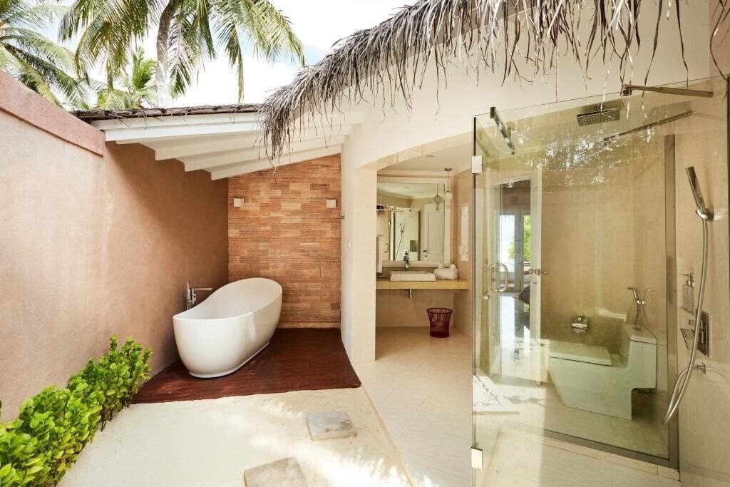 Фото Sun Aqua Vilu Reef Beach & Spa 5*