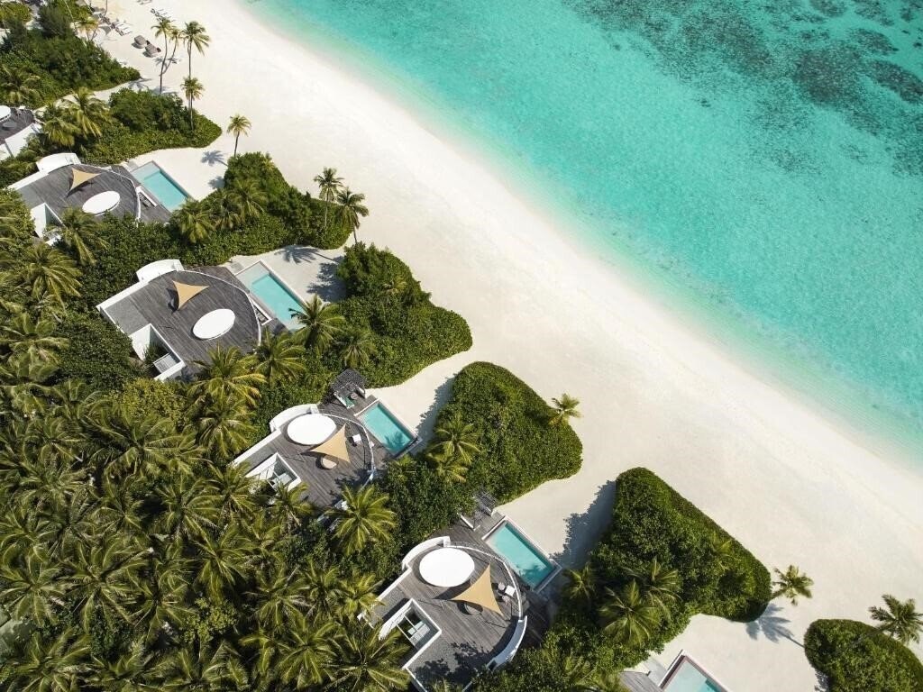 Фото Jumeirah Maldives (ex. LUX North Male Atoll Resort & Villas) 5*