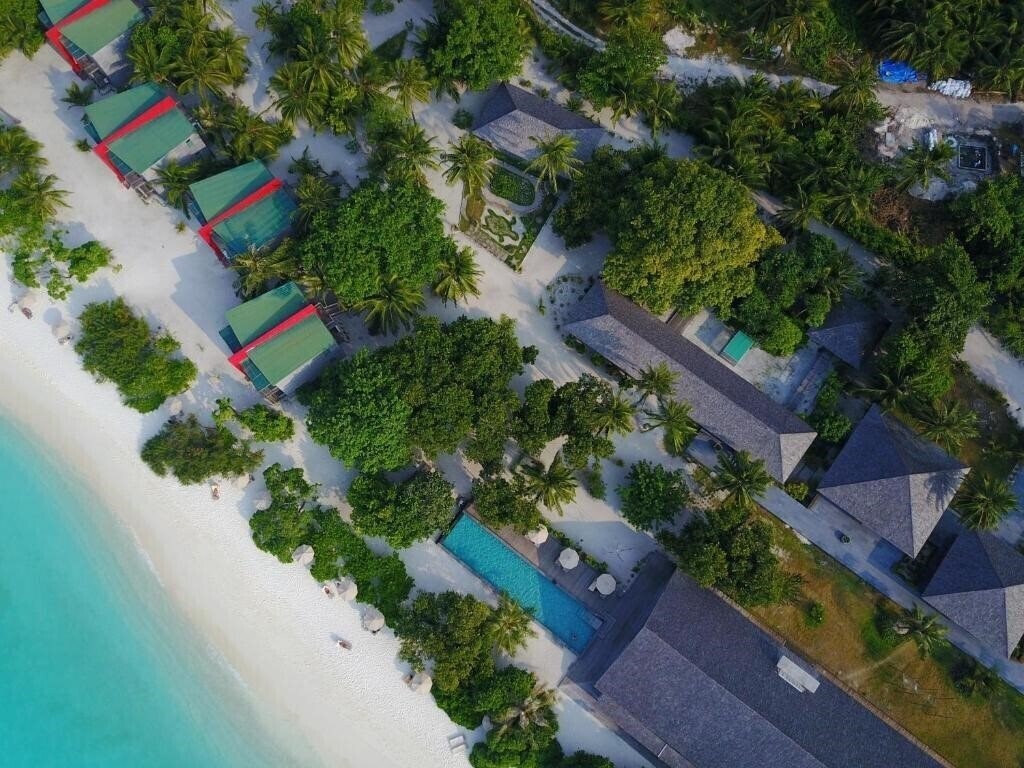 Отель The Barefoot Eco Hotel 4*