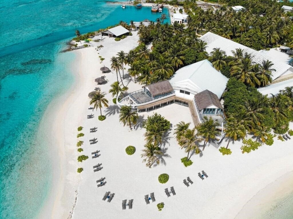Отель Rahaa Resort 4*