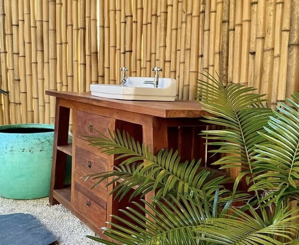 Изображение The Maverick Surf And Dive Lodge Guest House 3*