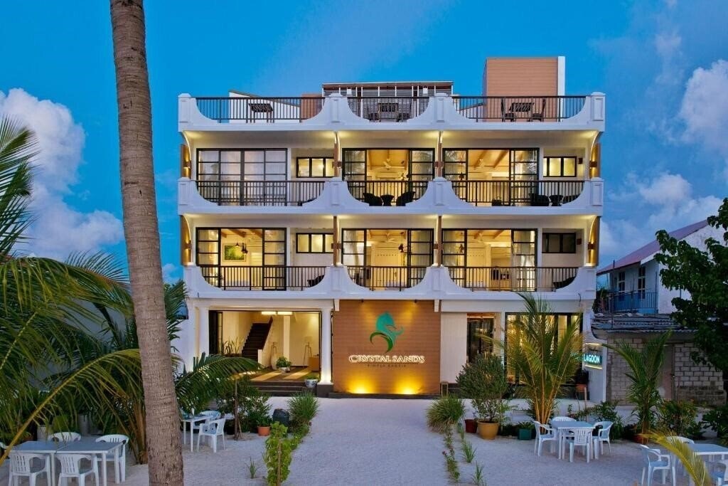 Отель Crystal Sands 3*