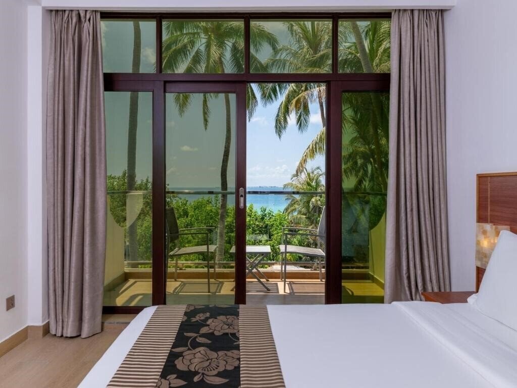 Фото Kaani Beach Hotel 3*