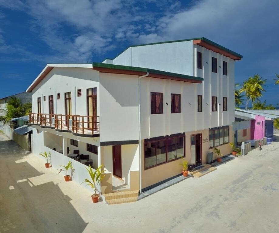 Отель Whiteshell Island Hotel & Spa 3*