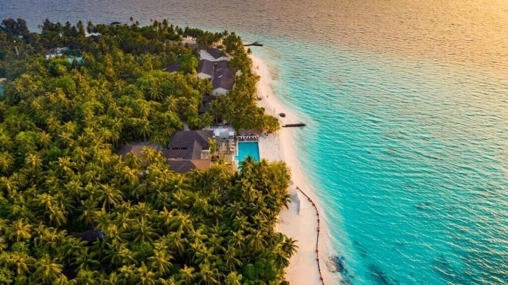 Отель Fiyavalhu Maldives 4*