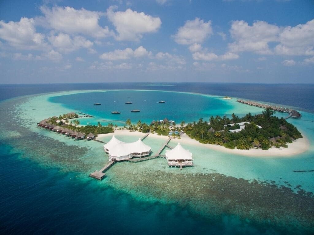Отель Safari Island Hotel 4*
