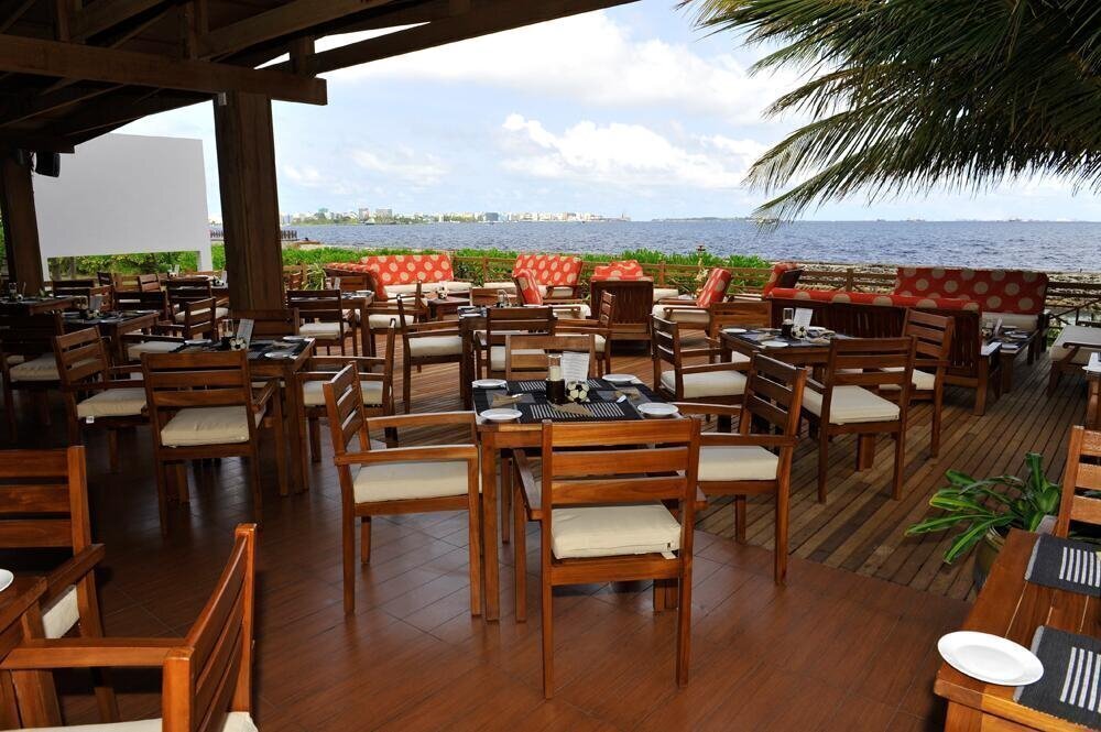 Изображение Hulhule Island Hotel 4*