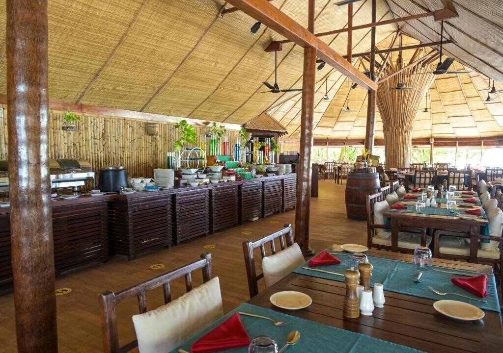 Фото Makunudu Island Resort 4*
