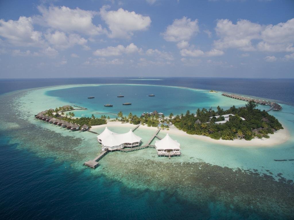 Отель Safari Island Resort & Spa 4*