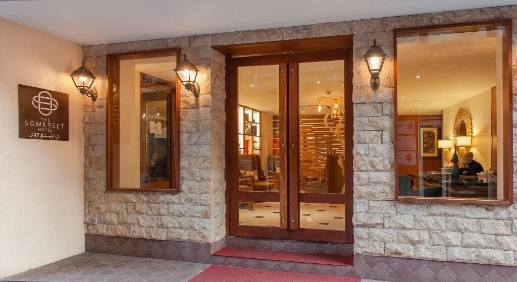 Отель The Somerset Hotel 4*