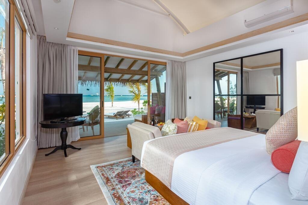 Картинка Chaaya Lagoon Hakuraa Huraa 4*