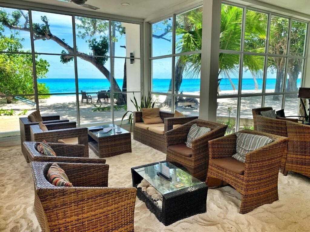 Отель Athiri Beach 3*