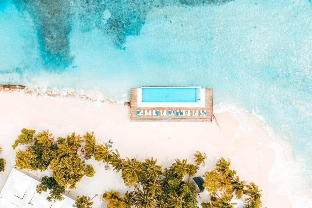 Отель Sandies Bathala 4*