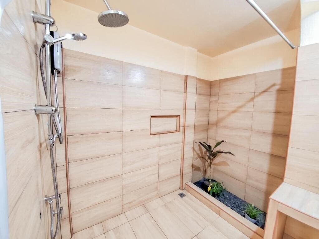 Изображение Shoreline Grand Thoddoo Guest House гостиный двор