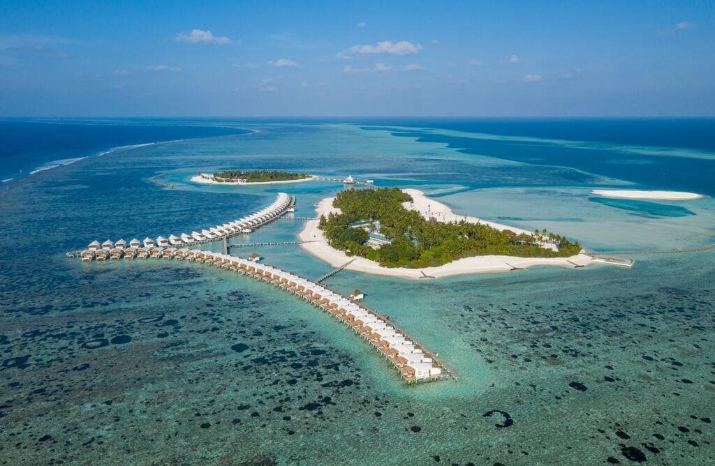 Отель Cinnamon Hakuraa Huraa Maldives (ex. Chaaya Lagoon Hakuraa Huraa) 4*