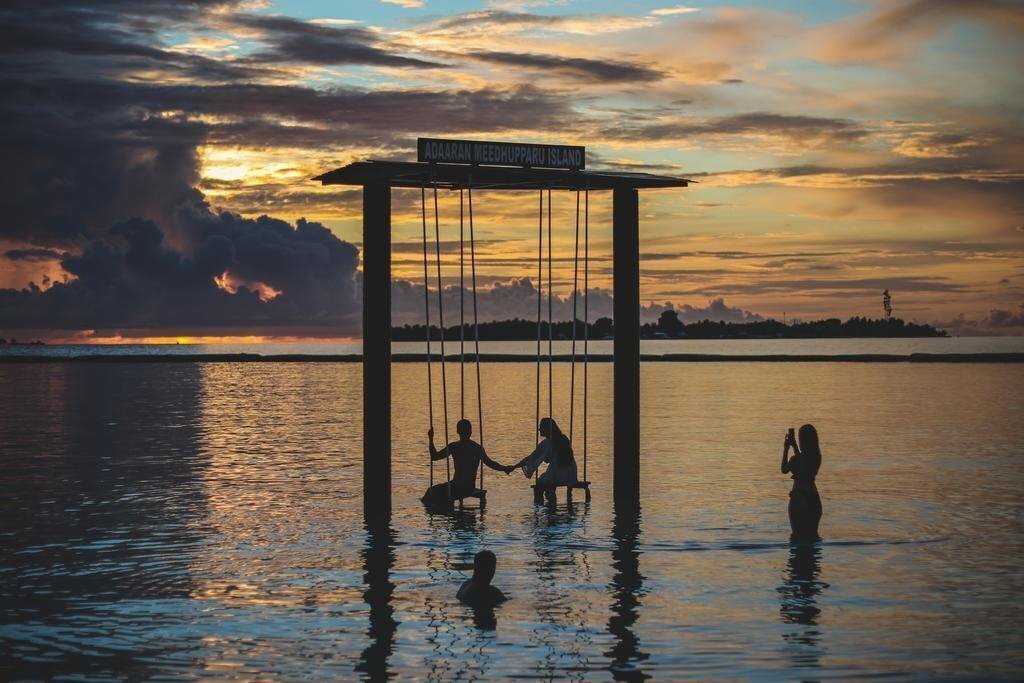 Фото Adaaran Prestige Water Villas At Meedhupparu 5*