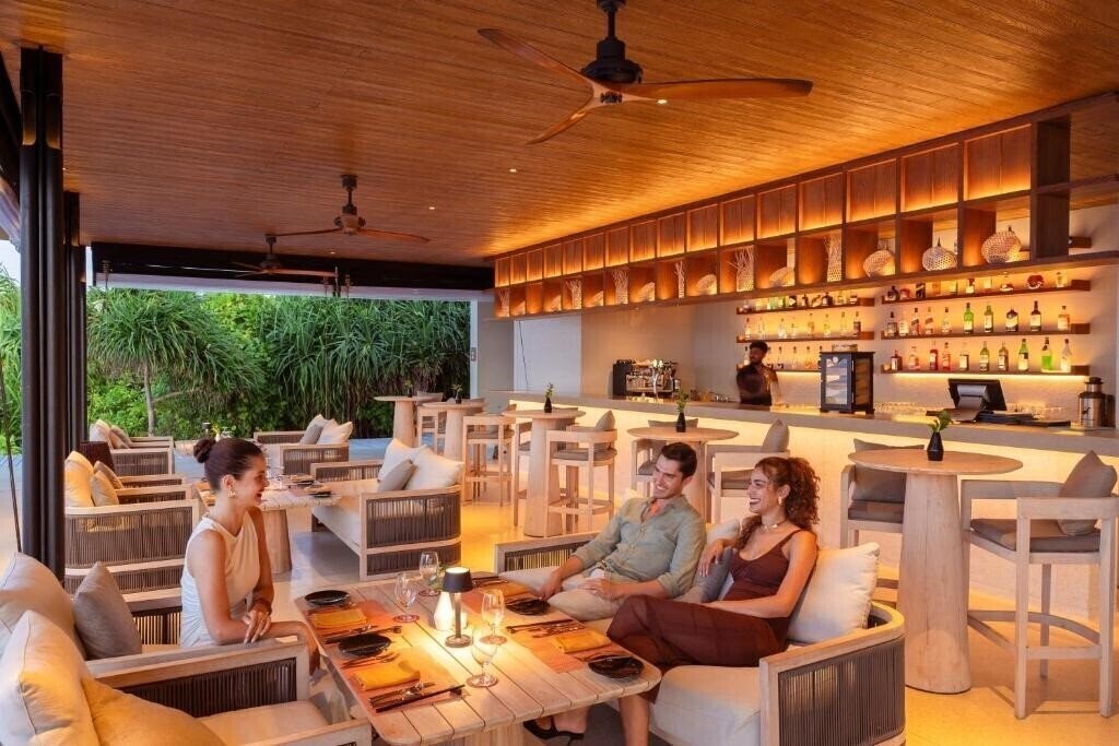 Отель Amari Raaya Maldives 5*