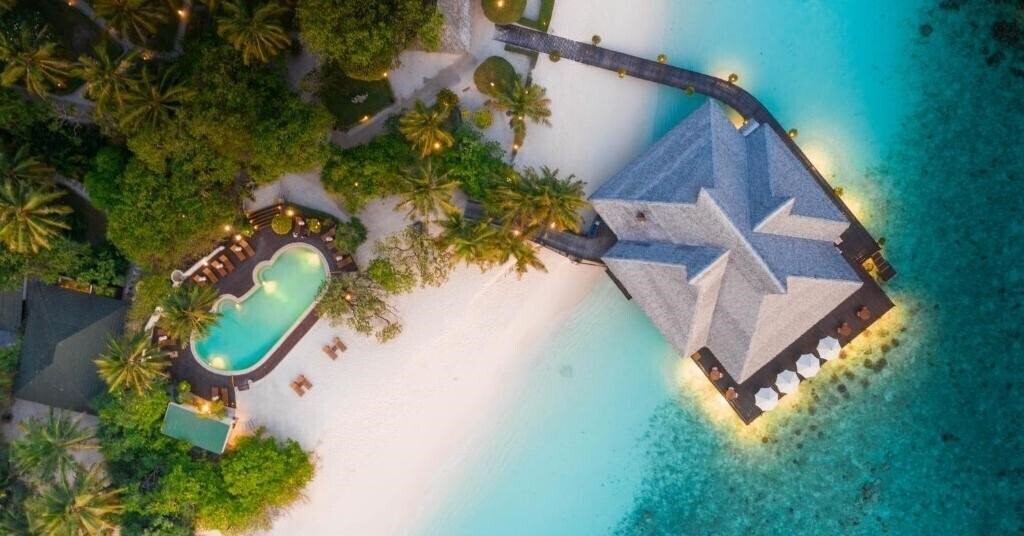 Отель Adaaran Select Meedhupparu 4*