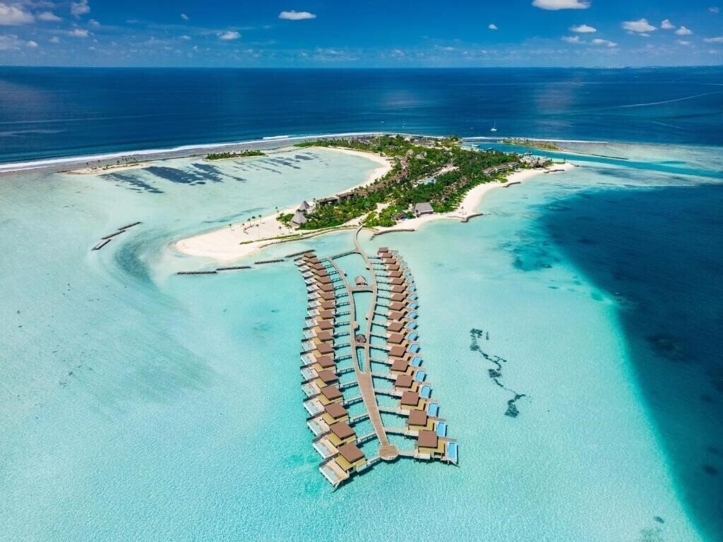 Отель Kuda Villingili Resort Maldives 5*