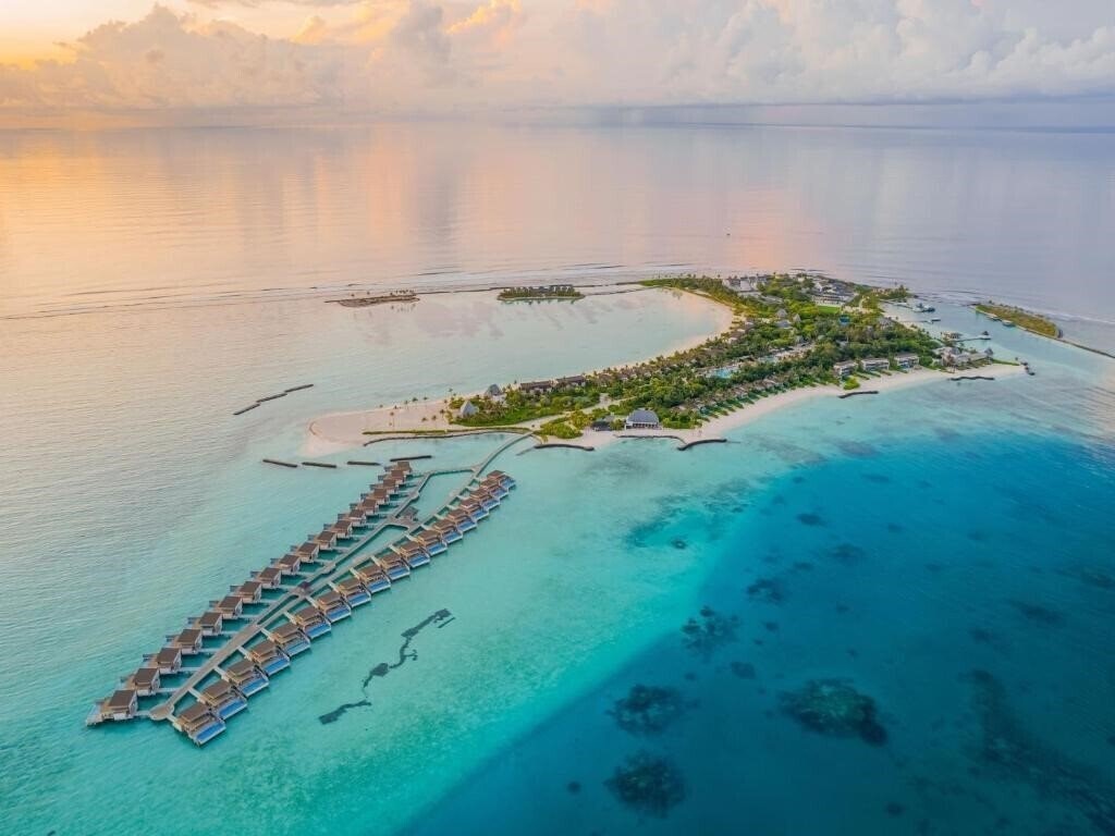 Отель Kuda Villingili Resort Maldives 5*