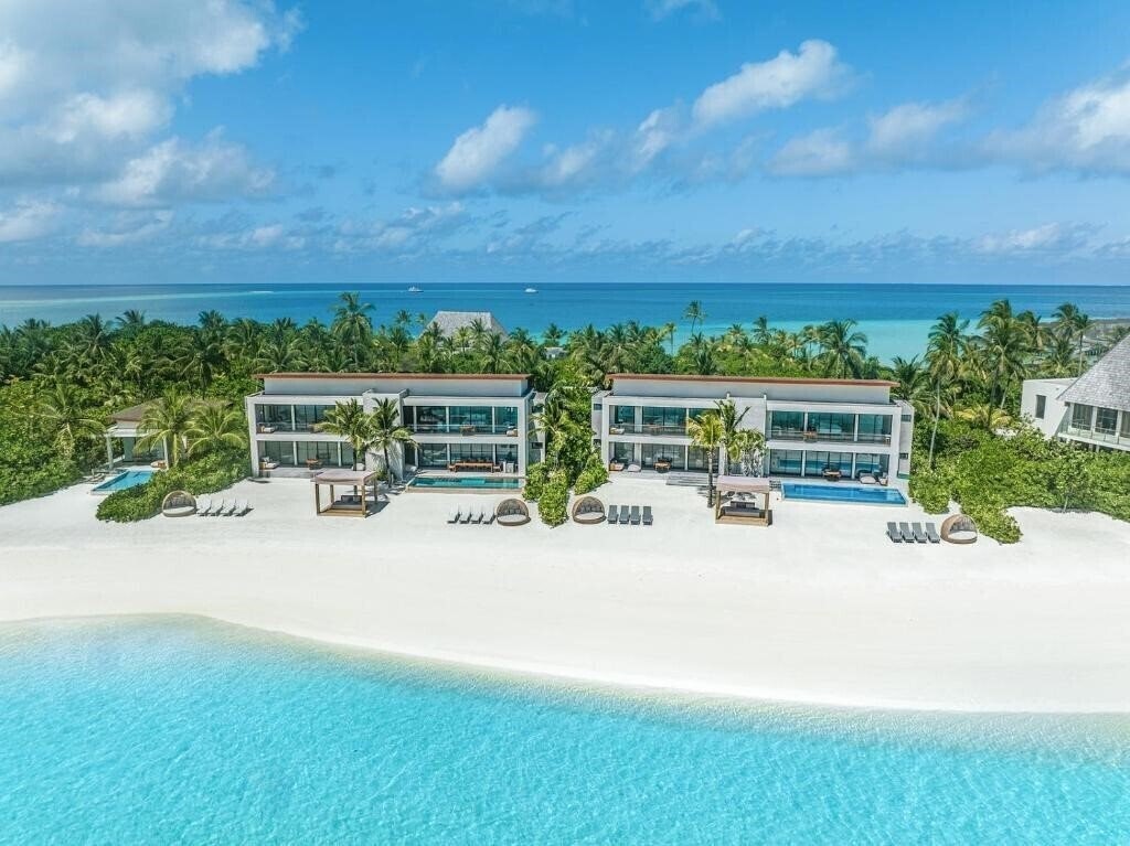 Картинка Kuda Villingili Resort Maldives 5*