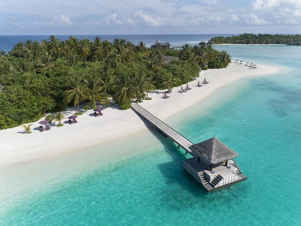 Отель Naladhu Maldives 5*