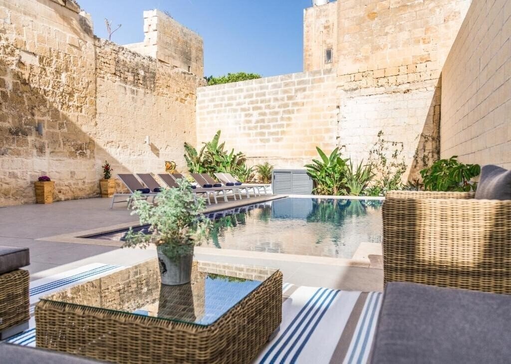 Изображение De Rohan 4*