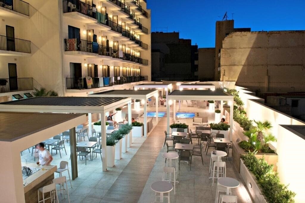 Отель Santana 4*