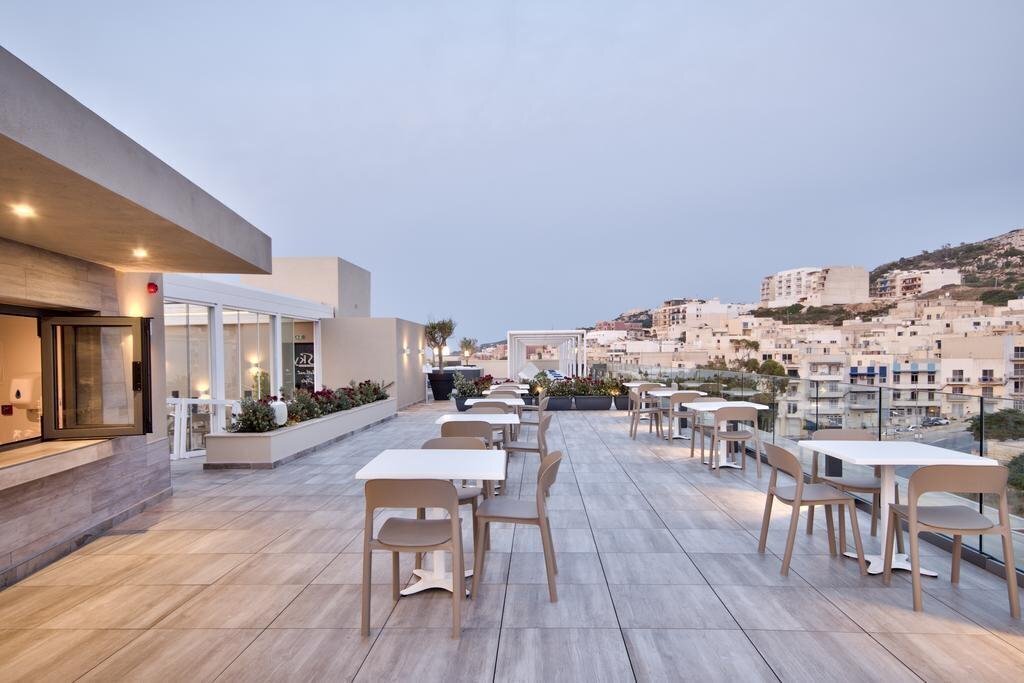 Отель Luna Holiday Complex 3*