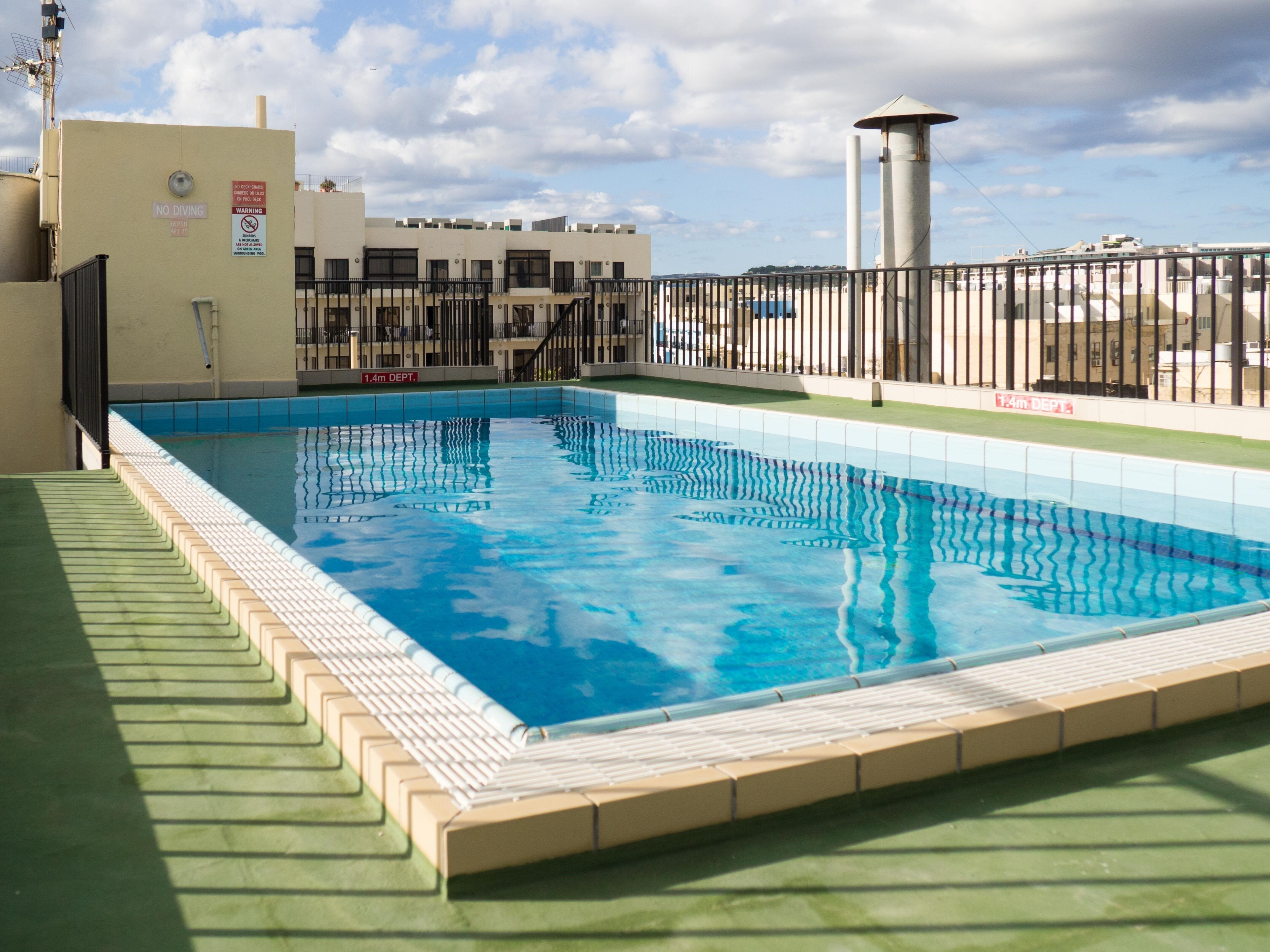 Отель Huli Hotel & Apartments 2*