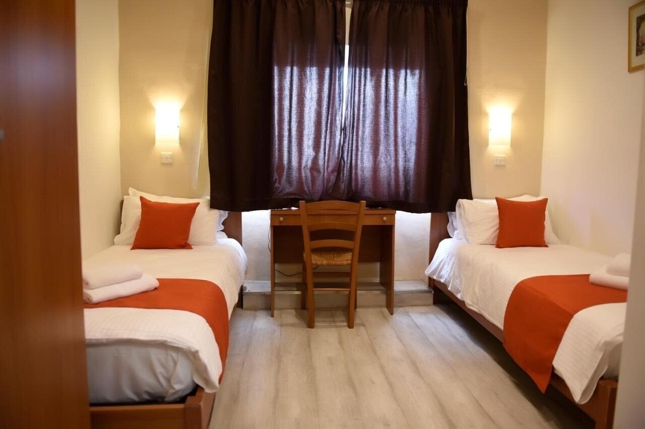 Фотография British Hotel 2*