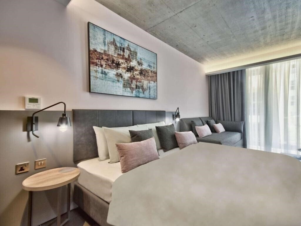 Отель Number 11 Hotel 1*