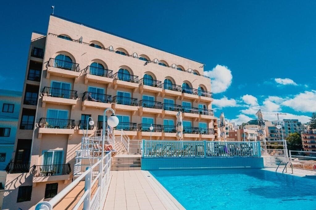 Фотография Gillieru Harbour Hotel 4*