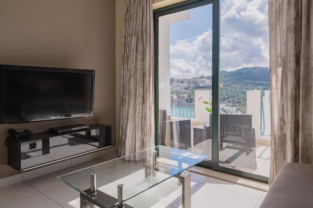 Изображение Xemxija Bay Hotel (ex. Porto Azzurro Aparthotel (St. Paul'S Bay)) 3*