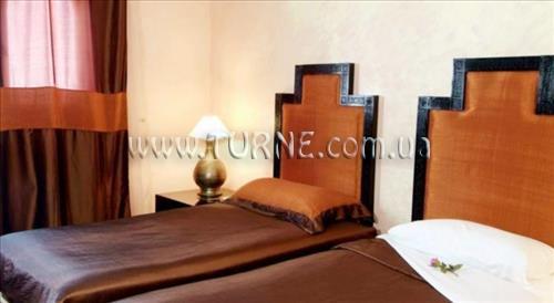 Отель Les Omayades 3*