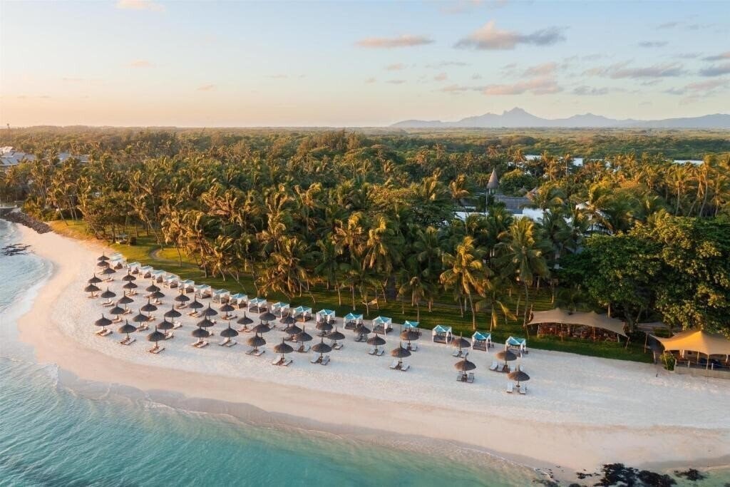 Отель One & Only Le Saint Geran 5*