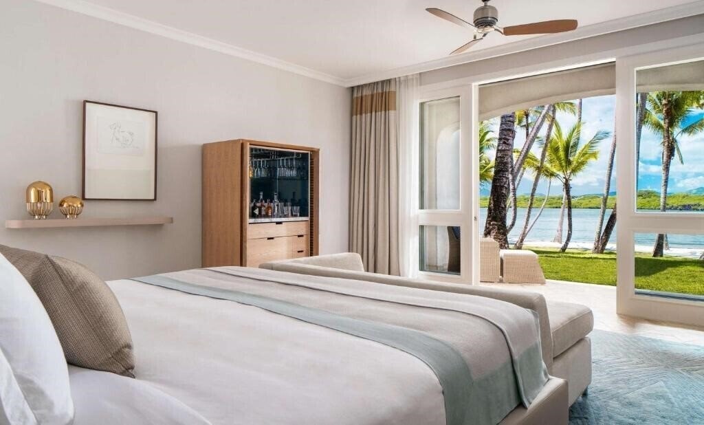 Фото One & Only Le Saint Geran 5*