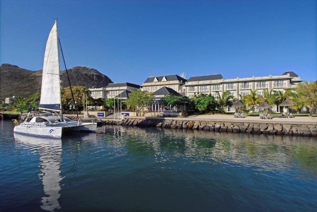 Отель Le Suffren Hotel & Marina 4*