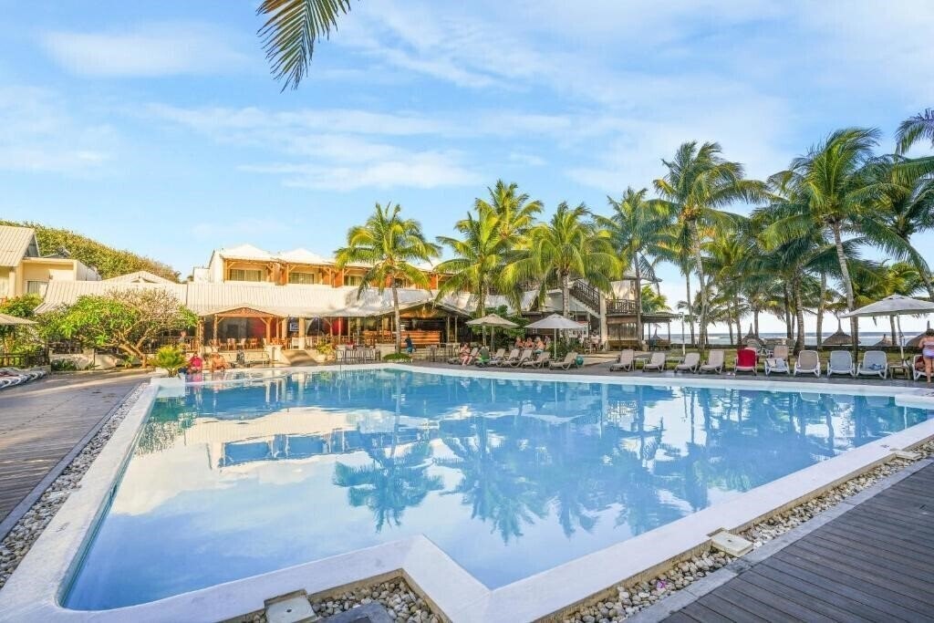 Отель Le Peninsula Bay 3*