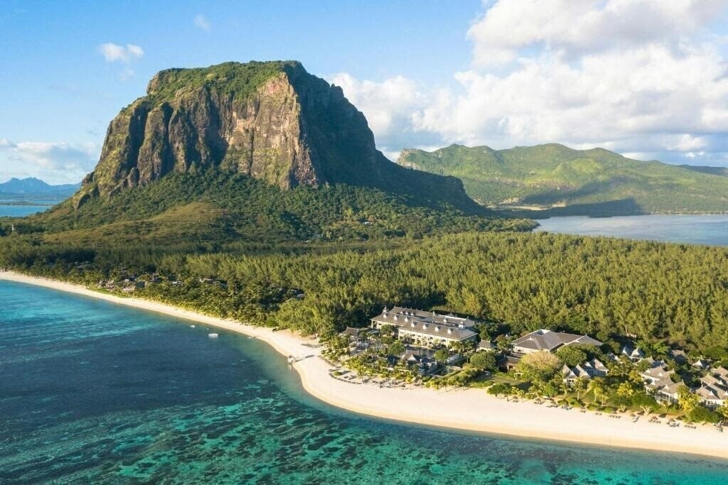 Отель The St. Regis Le Morne Resort 5*