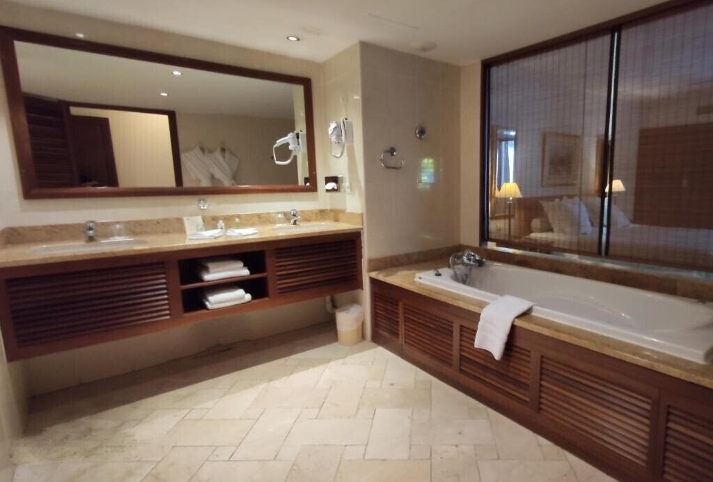 Фото Le Saint Alexis Hotel & Spa 4*