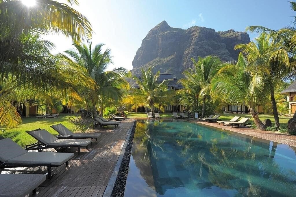 Отель Dinarobin Beachcomber Golf Resort & SPA 5*