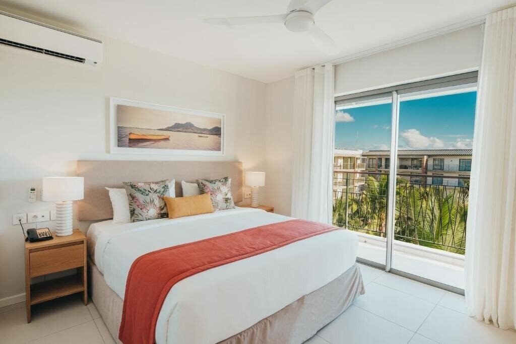 Фото Domaine De Grand Baie 4*