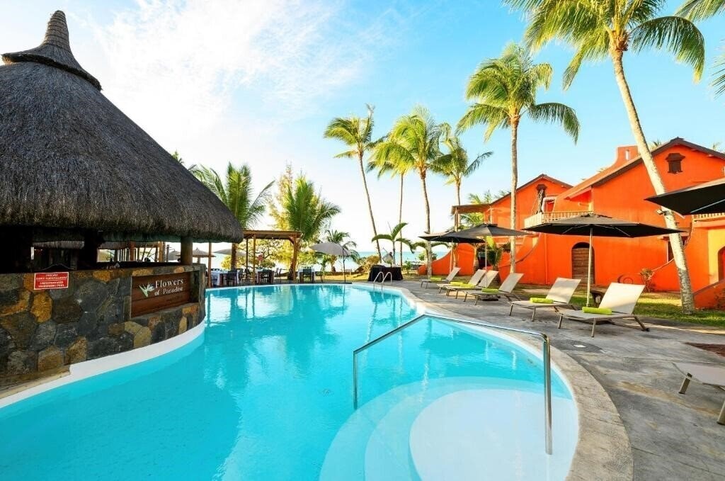 Отель Flowers Of Paradise Beachfront Residence Apartment 3*