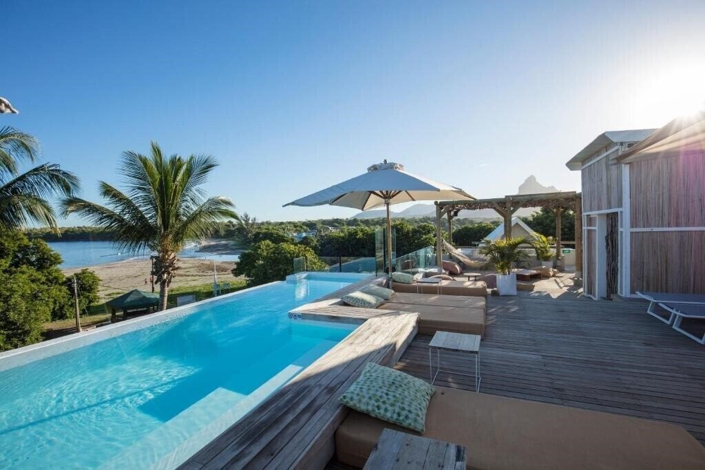 Отель Veranda Tamarin Hotel 3*