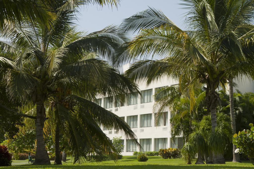 Фотография Ocean Breeze Hotels Acapulco 4*