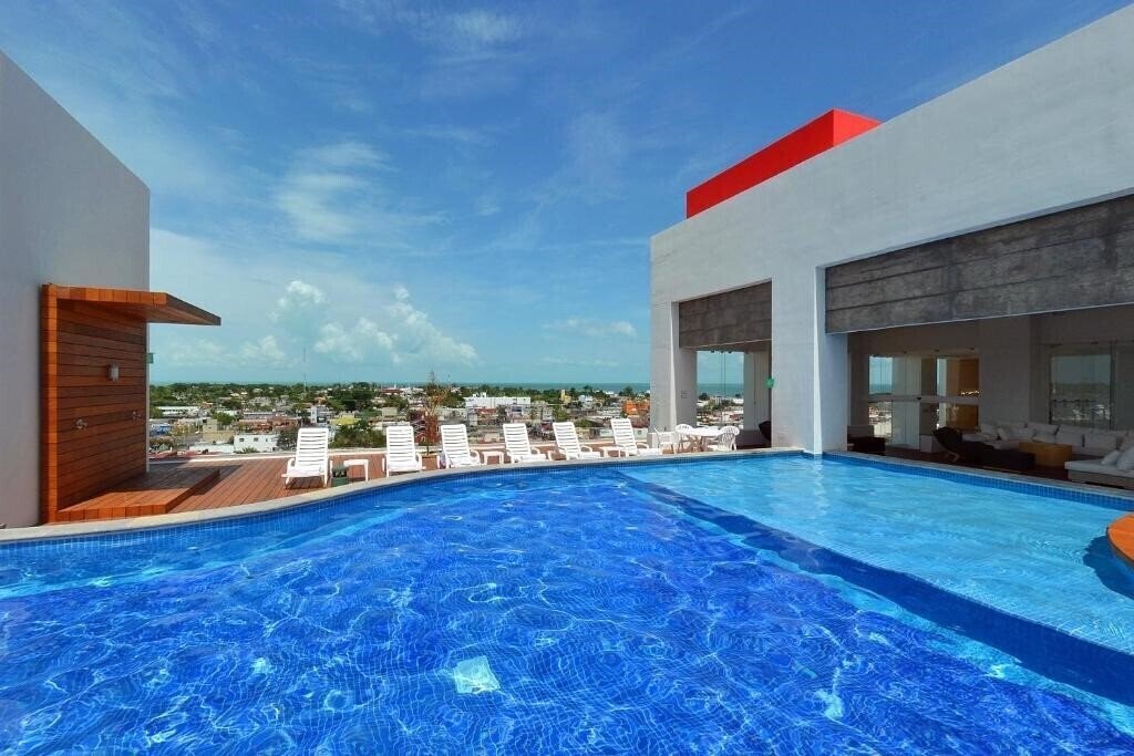 Отель Fiesta Inn Chetumal 4*