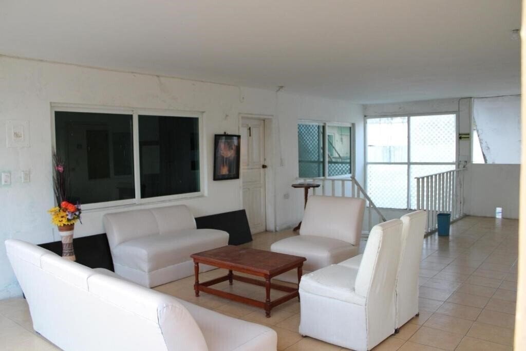 Фотография OYO Hotel Colibri (ex. Hotel Platas) 3*